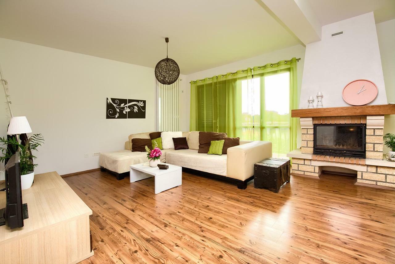 Apartment Lucca Перой Экстерьер фото